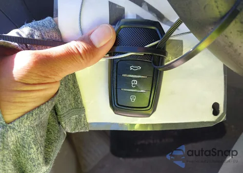 2011 Toyota Prius Two z USA, uszkodzony, nr VIN JTDKN3DU0B1418841